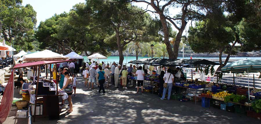 Geschäfte und Märkte in Porto Cristo 